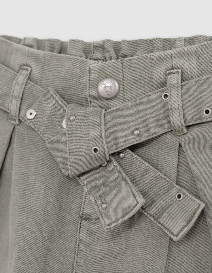 Shorts vaqueros caqui cinturón tachuelas y ojales niña-4