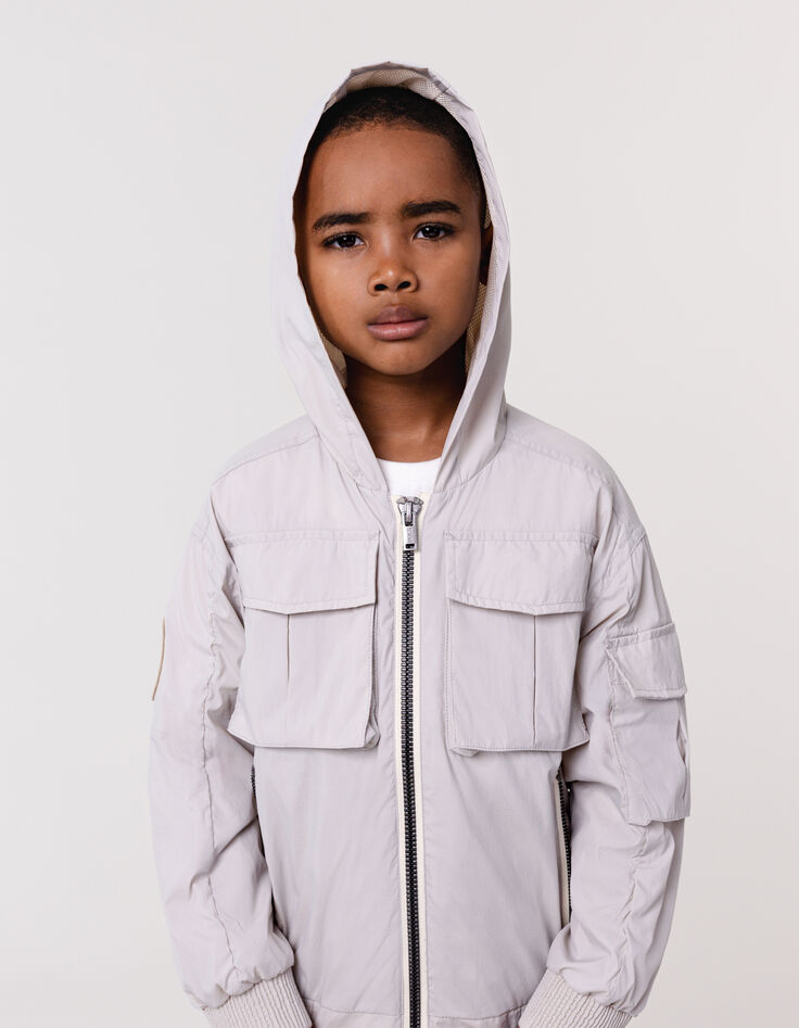 Chaqueta gris capucha multibolsillos nailon niño-2 Chaqueta gris capucha multibolsillos nailon niño-2